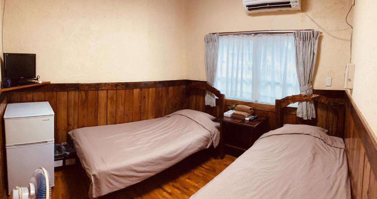 Hotel ペンションやいま日和 Ishigaki  Esterno foto