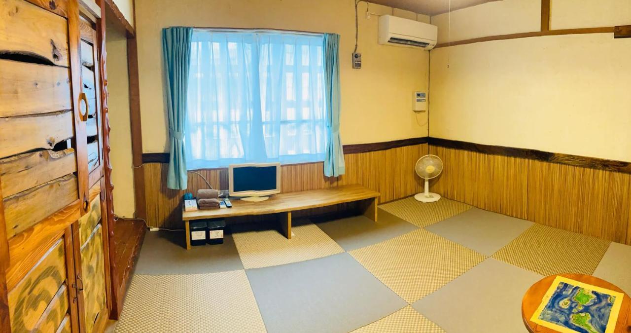 Hotel ペンションやいま日和 Ishigaki  Esterno foto