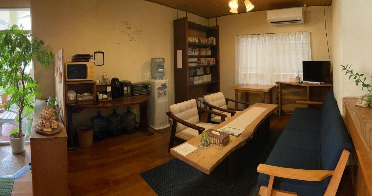 Hotel ペンションやいま日和 Ishigaki  Esterno foto