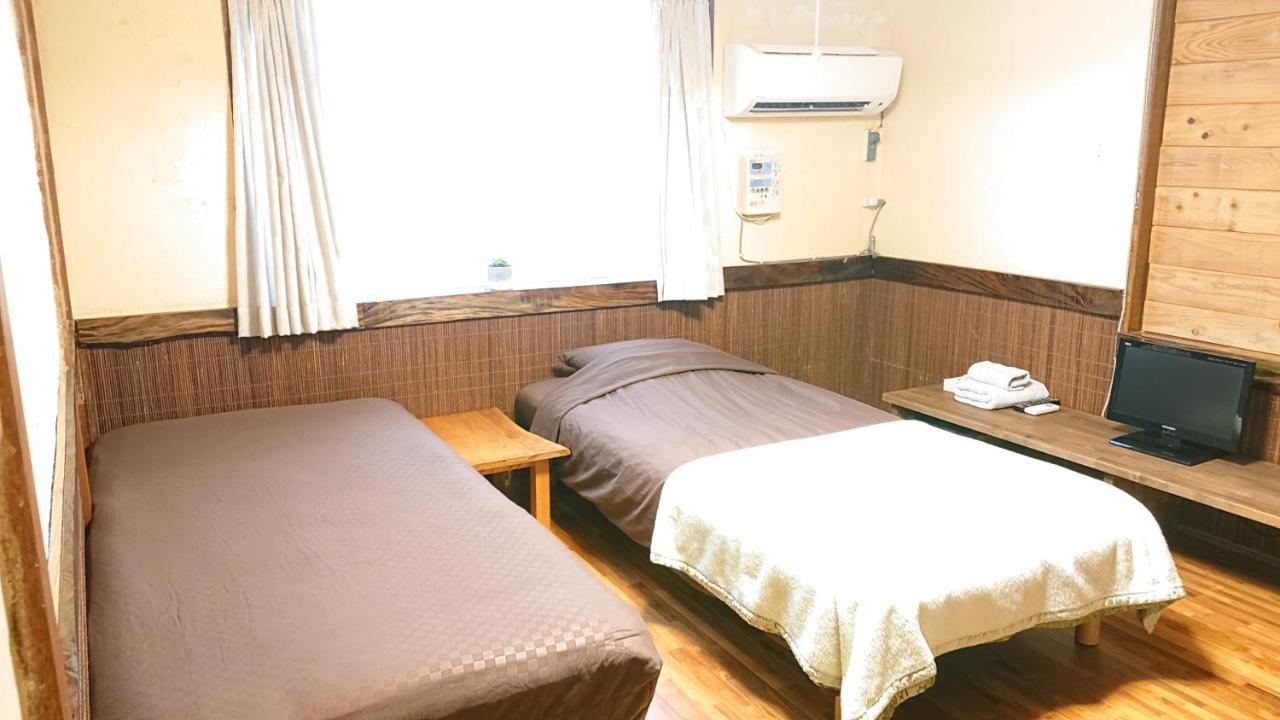 Hotel ペンションやいま日和 Ishigaki  Esterno foto